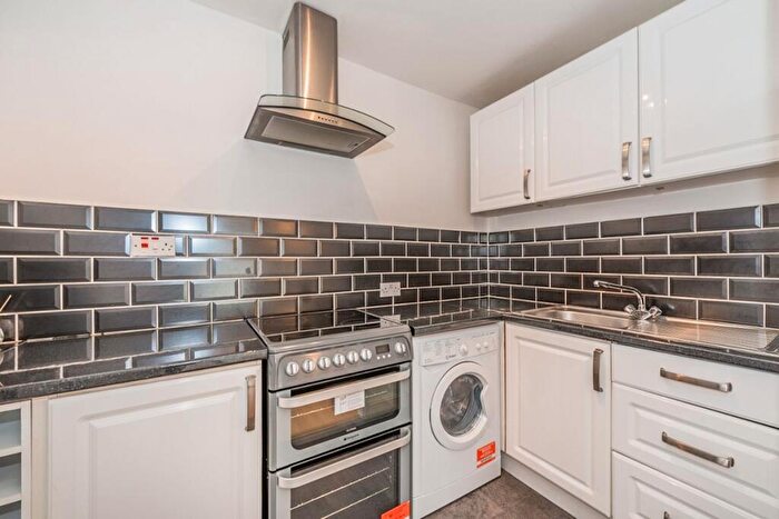 1 Bedroom Flat To Rent In Maldon Road, Wallington, Surrey, SM6