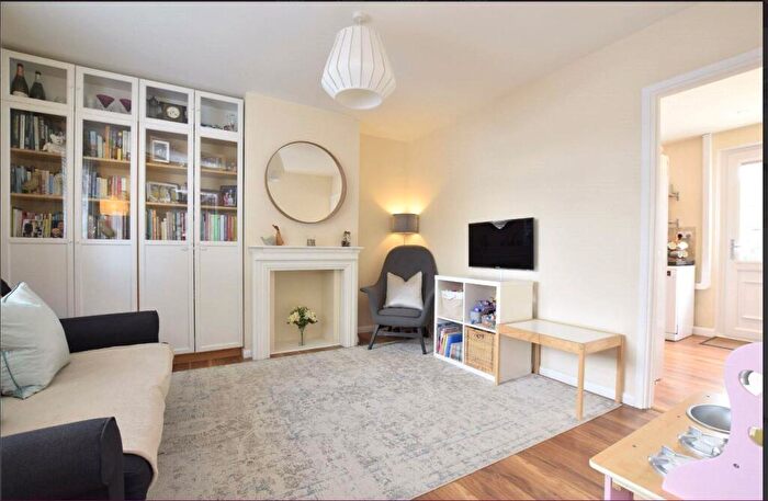 3 Bedroom Semi-Detached House To Rent In Upper Bloomfield Road, Bath, BA2