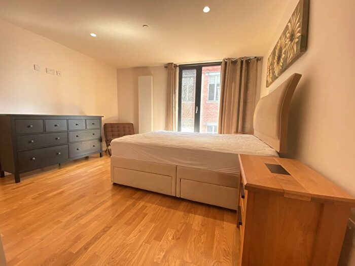4 Bedroom Town House To Rent In Southern Street, Castlefield, Manchester, M3