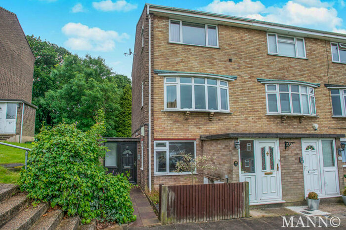 2 Bedroom Maisonette To Rent In Tyron Way, Sidcup, DA14