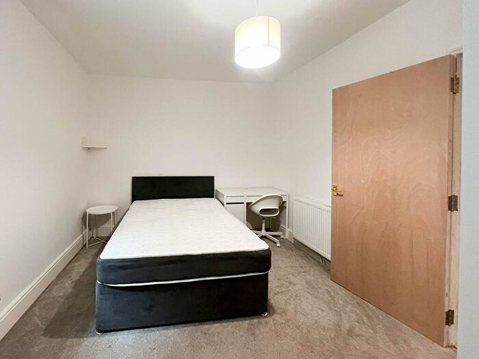 3 Bedroom Flat To Rent In Pembroke Road, Clifton, Bristol, BS8