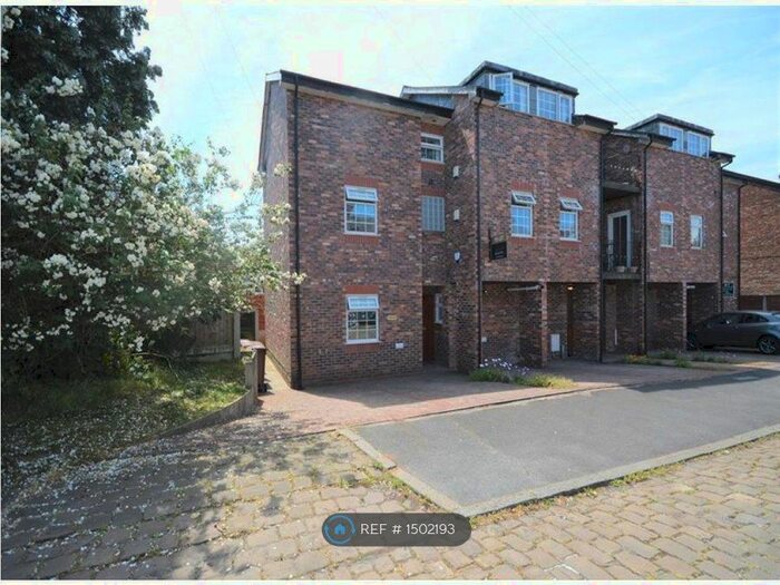 2 Bedroom Flat To Rent In New Beech Court, Stockport, SK4