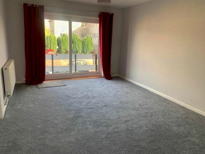 2 Bedroom Flat To Rent In Glan Y Nant Road, Whitchurch, Cardiff CF14