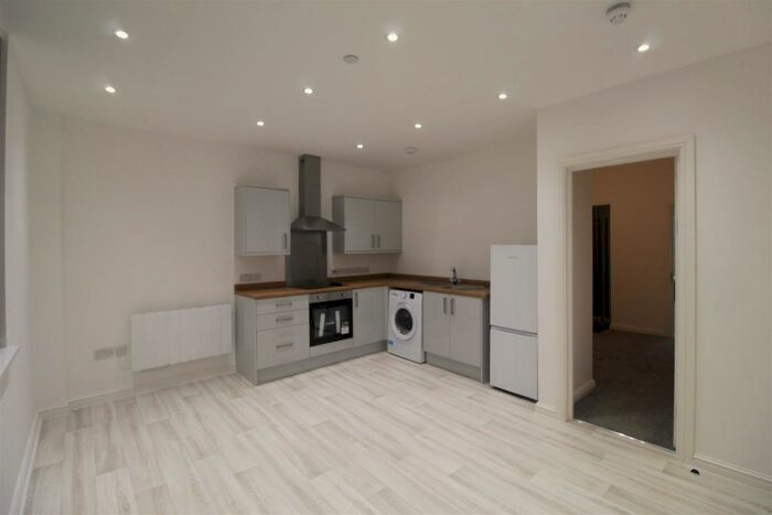 1 Bedroom Flat To Rent In Splott Road, Cardiff, CF24