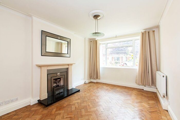 2 Bedroom Flat To Rent In Charlbert Court, Eamont Street, St John's Wood, London, NW8