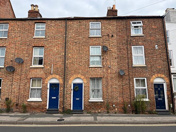 2 Bedroom Town House To Rent In Barton Road, Tewkesbury, Gloucestershire, GL20