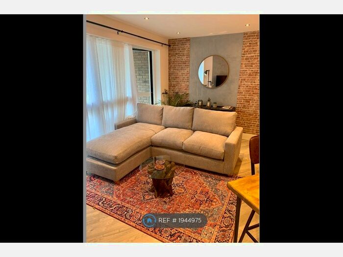 2 Bedroom Flat To Rent In Masters Court, United Kingdom, HA1