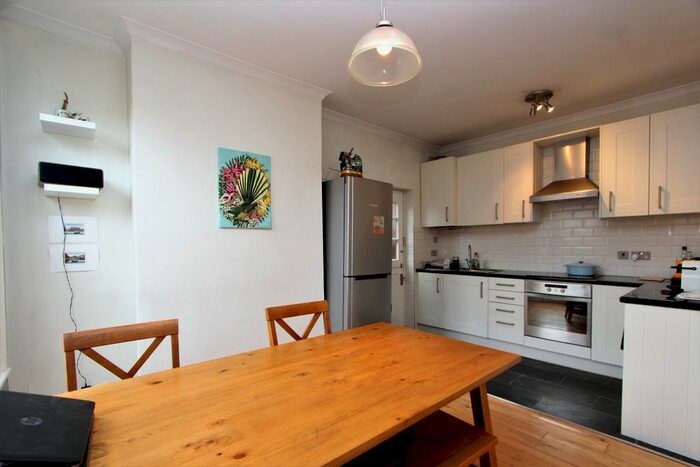 2 Bedroom Flat To Rent In Princes Avenue, Alexandra Park, N22