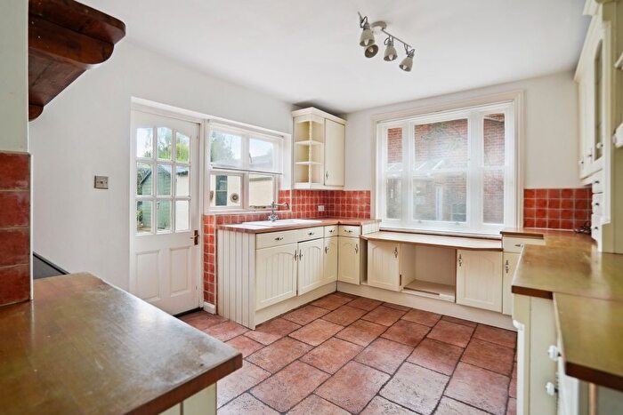 4 Bedroom Detached House For Sale In Grenfell Road, Maidenhead, SL6