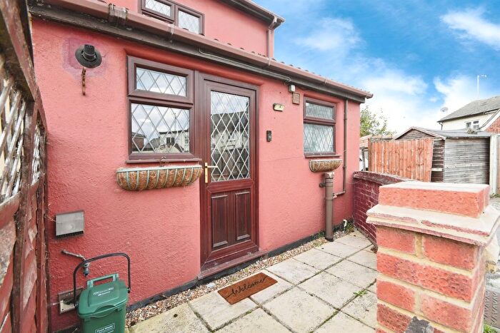 2 Bedroom Semi-detached House For Sale In Cressing Road, Braintree, CM7