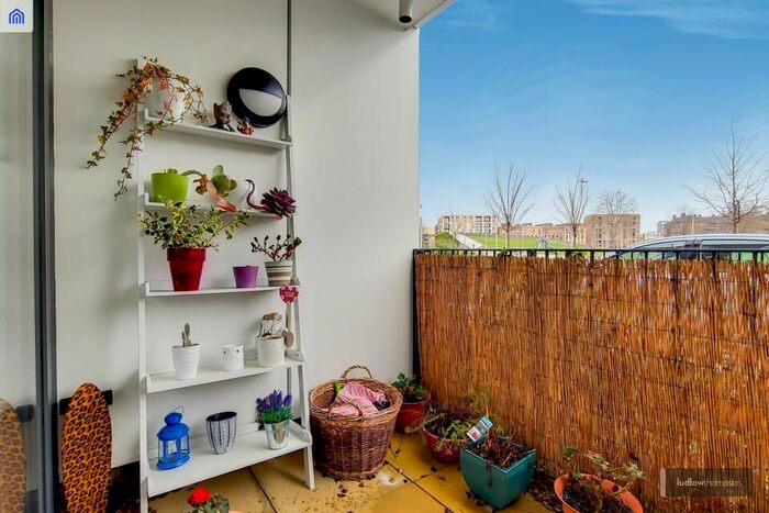 1 Bedroom Flat For Sale In Offenham Road, London, SW9