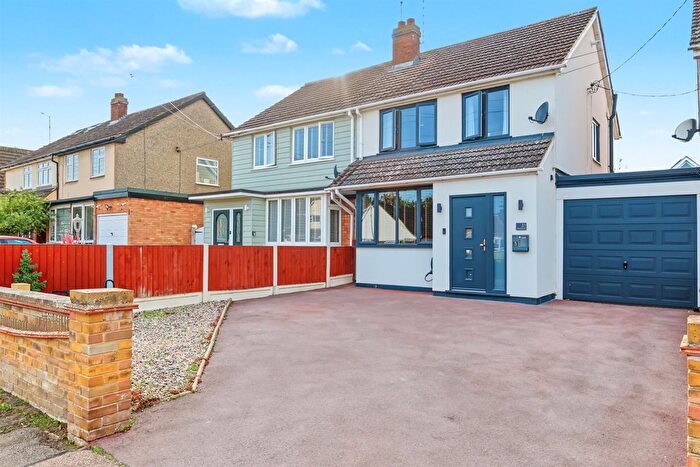 2 Bedroom Semi-Detached House For Sale In Burnham Road, Hullbridge, Hockley, SS5