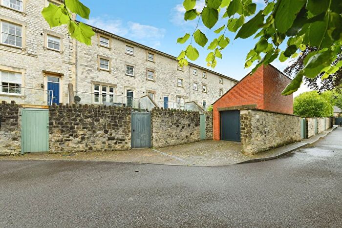 3 Bedroom Terraced House For Sale In West End Court, Shepton Mallet, BA4