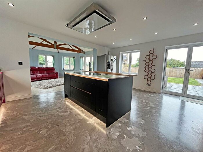 5 Bedroom Detached House For Sale In Barbers Drove North, Crowland, Peterborough, PE6