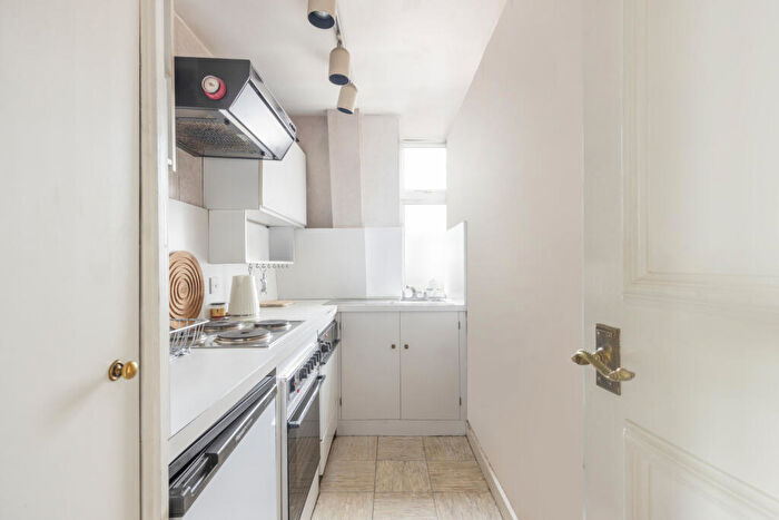 2 Bedroom Flat For Sale In Clifford's Inn, Fetter Lane, EC4A