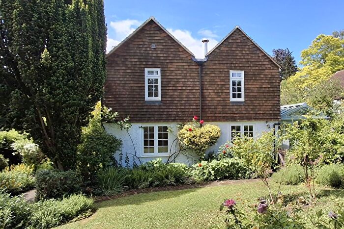 4 Bedroom Detached House For Sale In Lovehurst Lane, Staplehurst, Kent, TN12