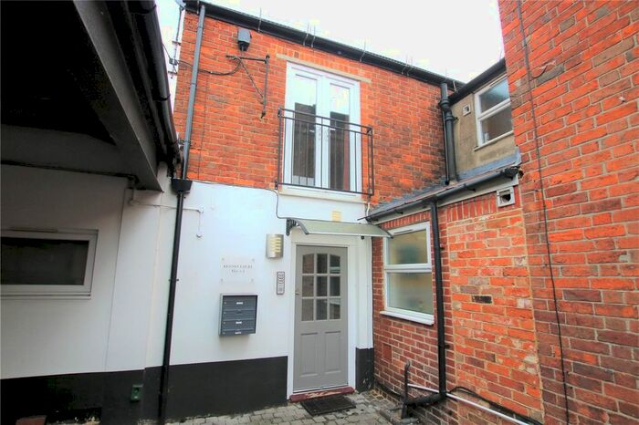 1 Bedroom Flat To Rent In Kennet Court, A Charles Street, Reading, Berkshire, RG1