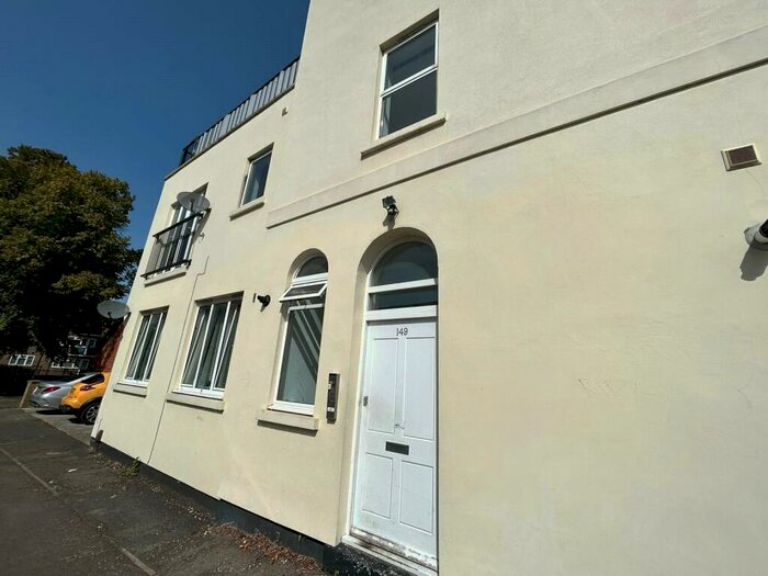 2 Bedroom Apartment To Rent In Maple Road, London, SE20