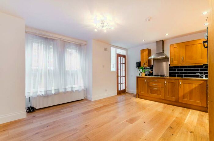 2 Bedroom Flat To Rent In Mersham Road, Thornton Heath, CR7