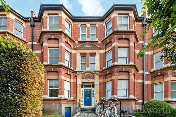 4 Bedroom Flat To Rent In New Cross Road, London, SE14