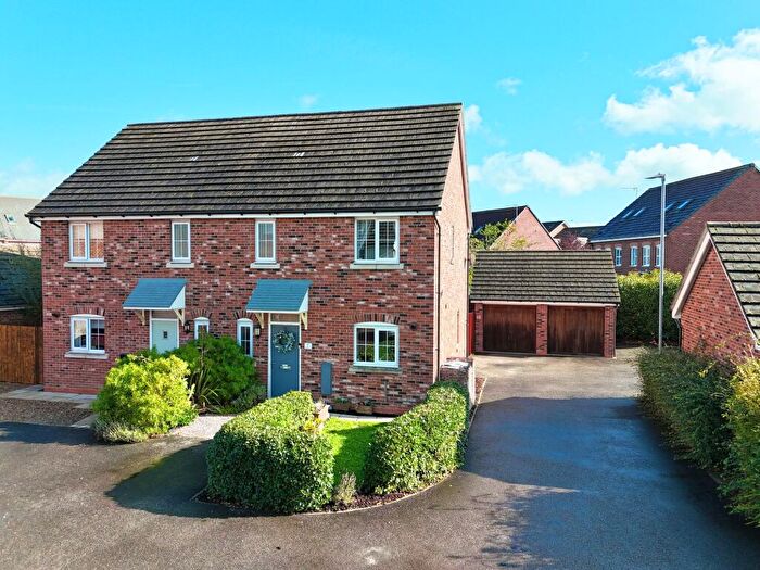 3 Bedroom Semi Detached House For Sale In Abbey Park Way, Weston, CW2