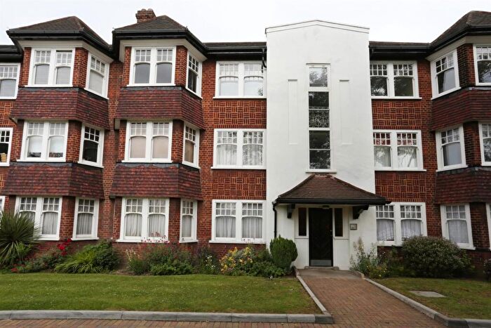 2 Bedroom Apartment To Rent In Forest Rise, Walthamstow, E17