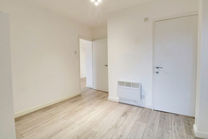 1 Bedroom Studio To Rent In Elgar Lodge, Fair Acres, Bromley, Kent, BR2