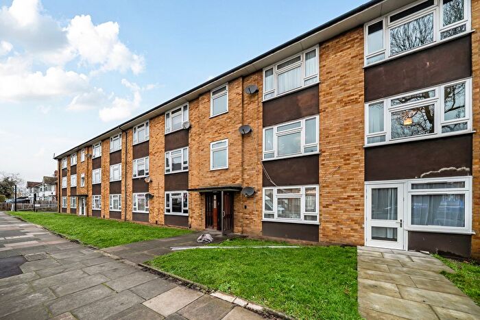 2 Bedroom Flat For Sale In Southwood Road, London, SE9