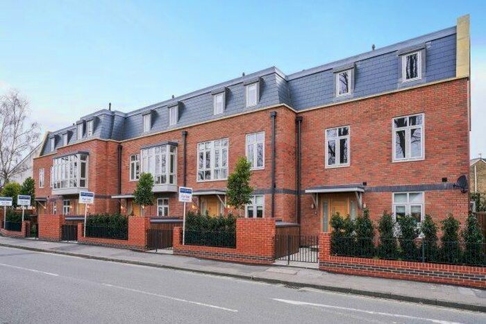 4 Bedroom Property To Rent In Thames Street, Weybridge, KT13