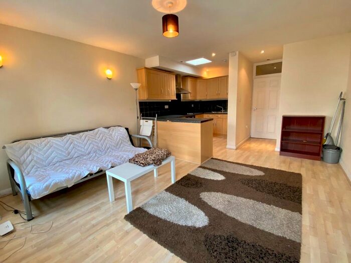 1 Bedroom Flat To Rent In John Ruskin Street, Kennington, SE5