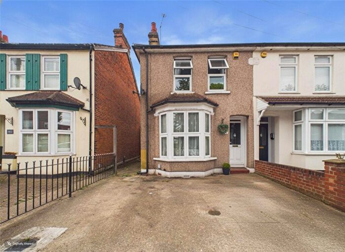 3 Bedroom Semi-Detached House For Sale In Park Lane, Hornchurch, RM11