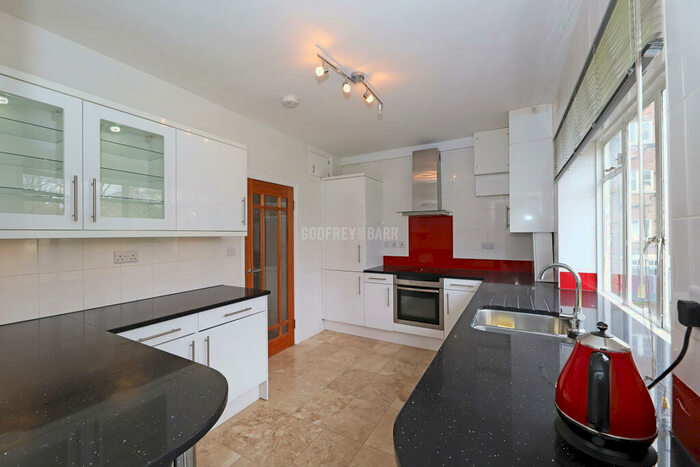 2 Bedroom Apartment To Rent In Lyttelton Road, Hampstead Garden Suburb, N2