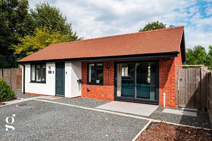 2 Bedroom Bungalow For Sale In Laburnum Grove, Hereford, HR2
