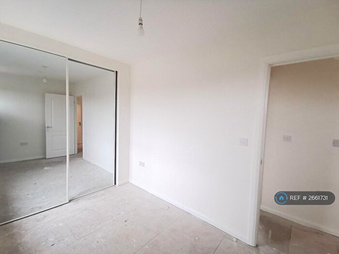 4 Bedroom Flat To Rent In Hillberry, Bracknell, RG12