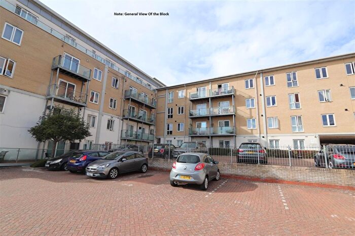 2 Bedroom Flat For Sale In St. James Road, Brentwood, CM14