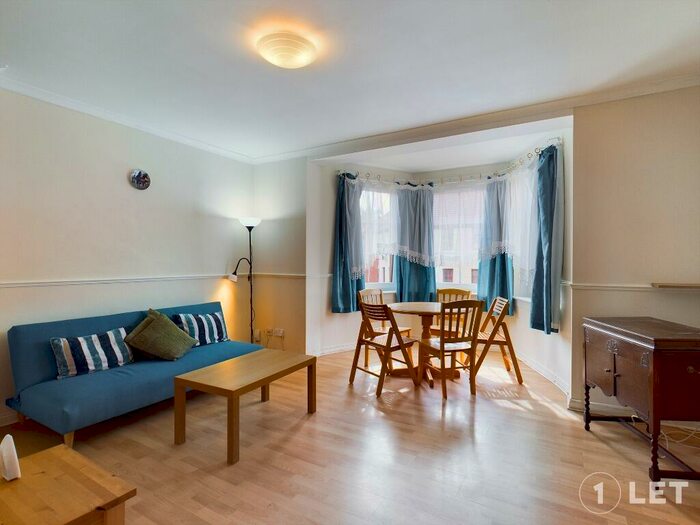 2 Bedroom Flat To Rent In Craigmillar Castle Loan, Craigmillar, Edinburgh, EH16