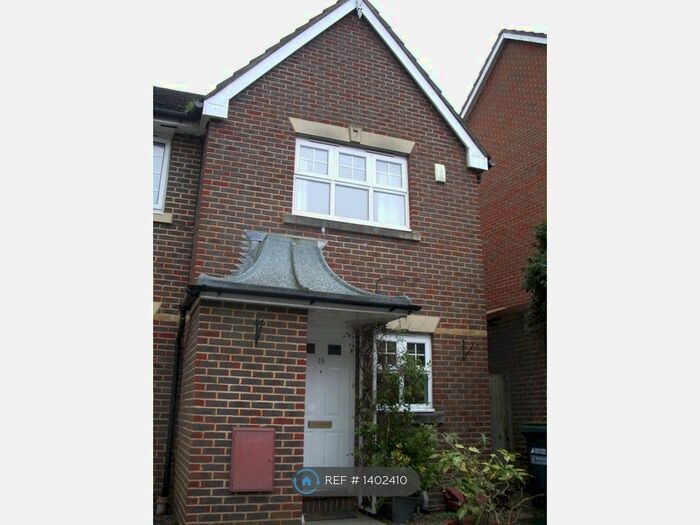 2 Bedroom Semi-Detached House To Rent In Five Fields Close, Watford, WD19