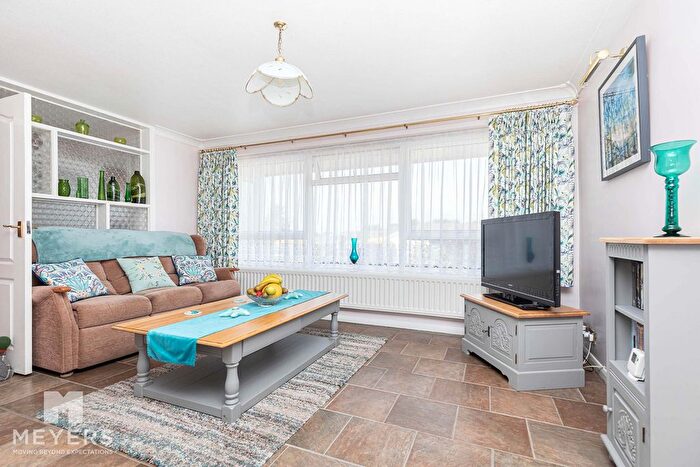 3 Bedroom Detached Bungalow For Sale In Dreswick Close, Christchurch, BH23