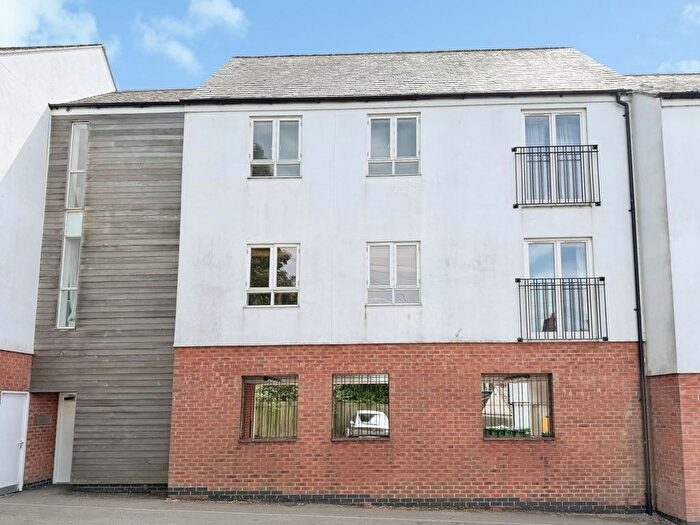 2 Bedroom Flat For Sale In Wood Street, Hinckley, LE10