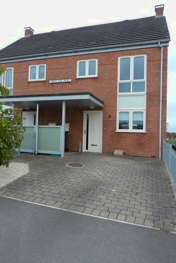 3 Bedroom Semi-Detached House To Rent In Quebec Road, Bottesford, Scunthorpe, DN17