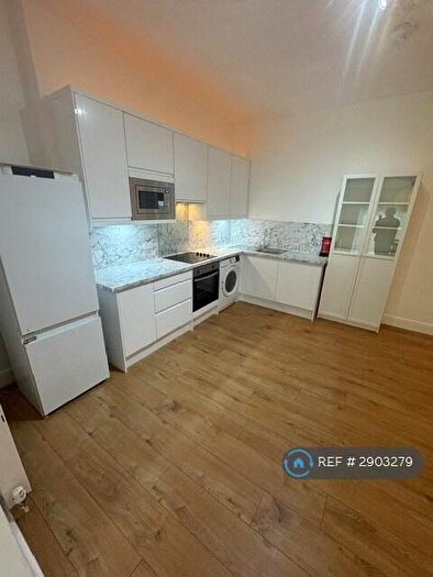2 Bedroom Flat To Rent In The Drive, Ilford, IG1