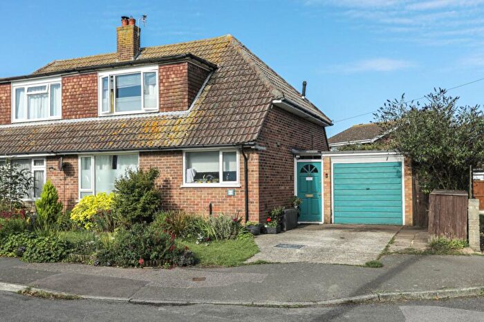 2 Bedroom Semi-Detached House For Sale In Firs Close, Folkestone, CT19