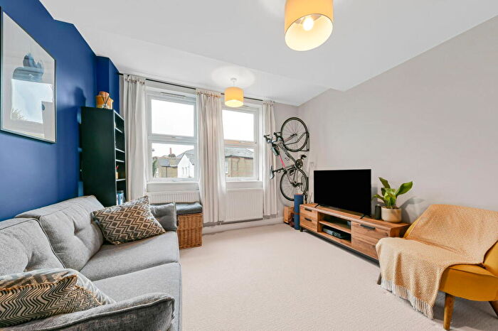1 Bedroom Flat For Sale In Silvester Road, London, SE22