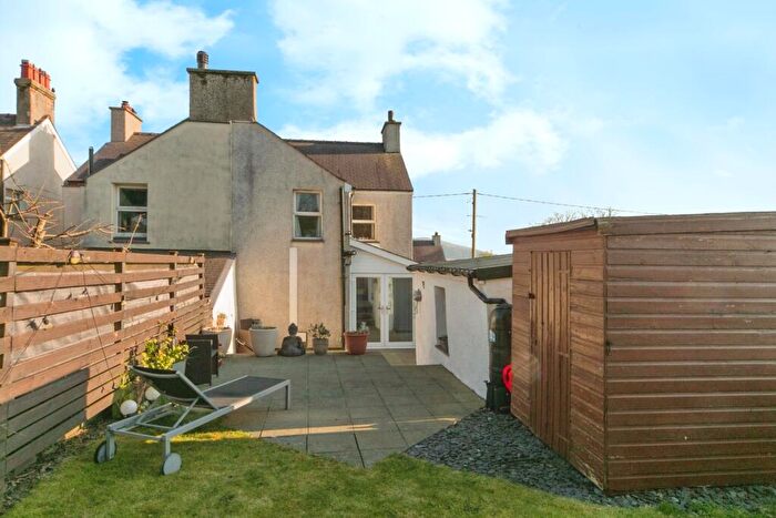 2 Bedroom Semi-Detached House For Sale In Upper Llandwrog, Caernarfon, Gwynedd, LL54