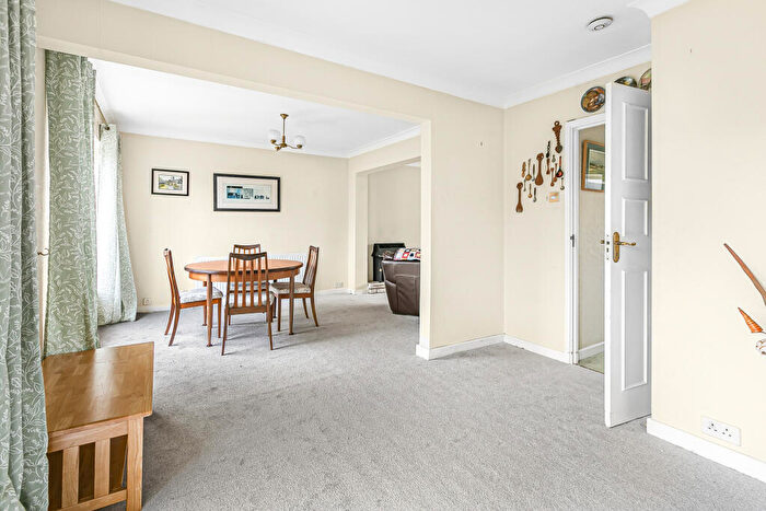 4 Bedroom Detached House For Sale In Bedmond Road, Hemel Hempstead, Hertfordshire, HP3