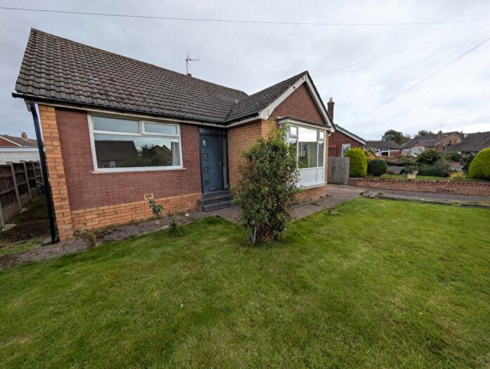 2 Bedroom Detached Bungalow To Rent In Maycroft Avenue, Poulton-Le-Fylde, Lancashire, FY6