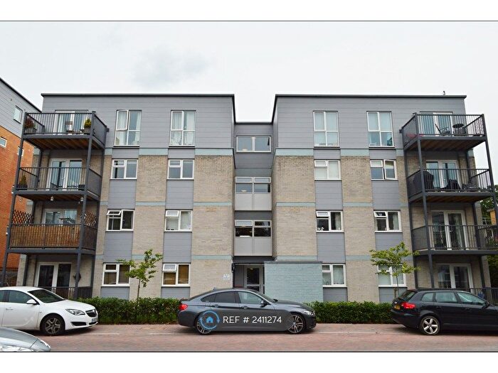 3 Bedroom Flat To Rent In Limerick Close, London, SW12