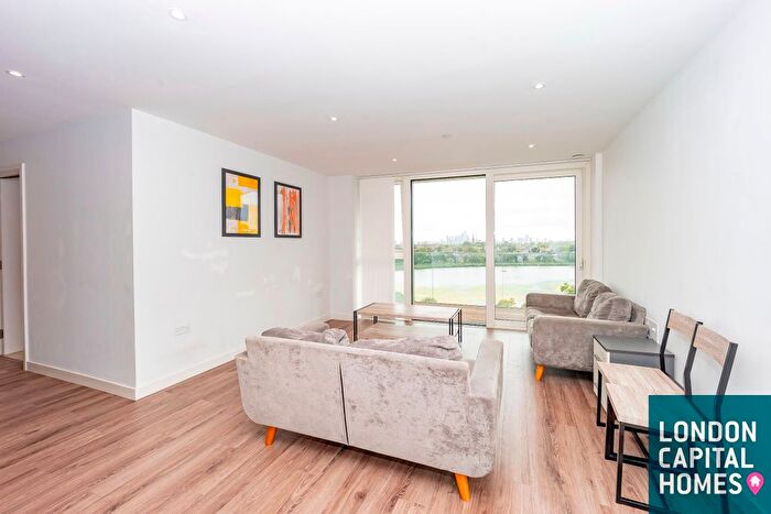 2 Bedroom Flat To Rent In Skylark Point, Newnton Close, London, N4