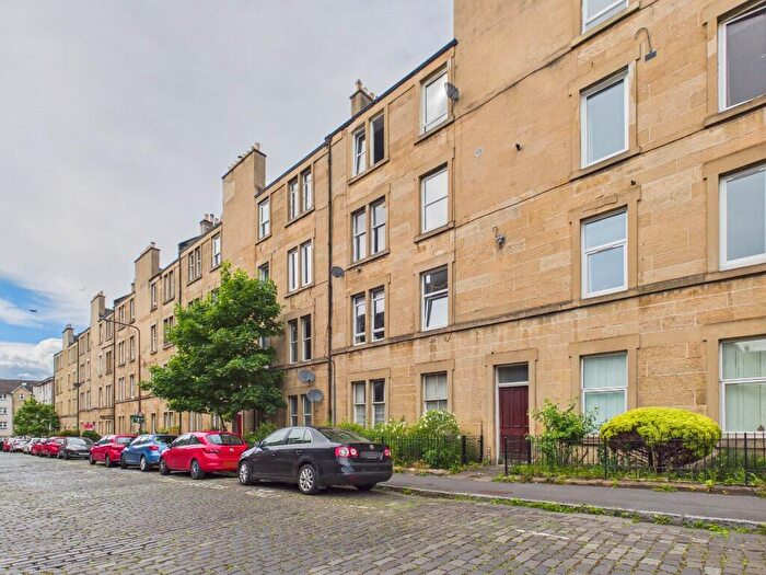 2 Bedroom Flat To Rent In Cathcart Place, Dalry, Edinburgh, EH11