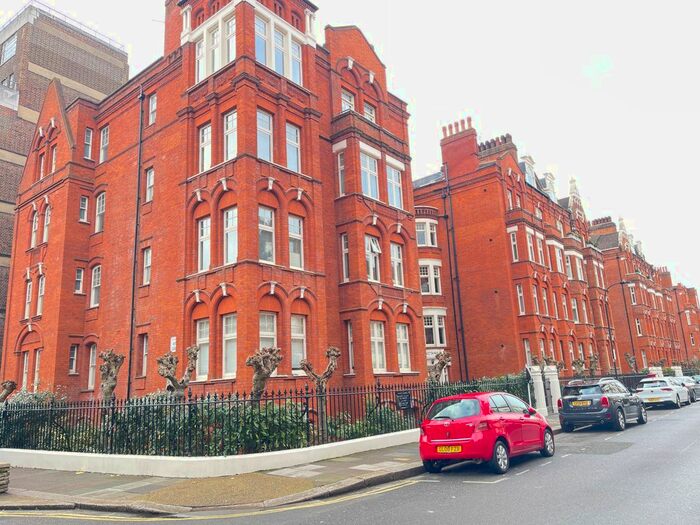 2 Bedroom Flat To Rent In Hamlet Gardens, Hammersmith, London, W6